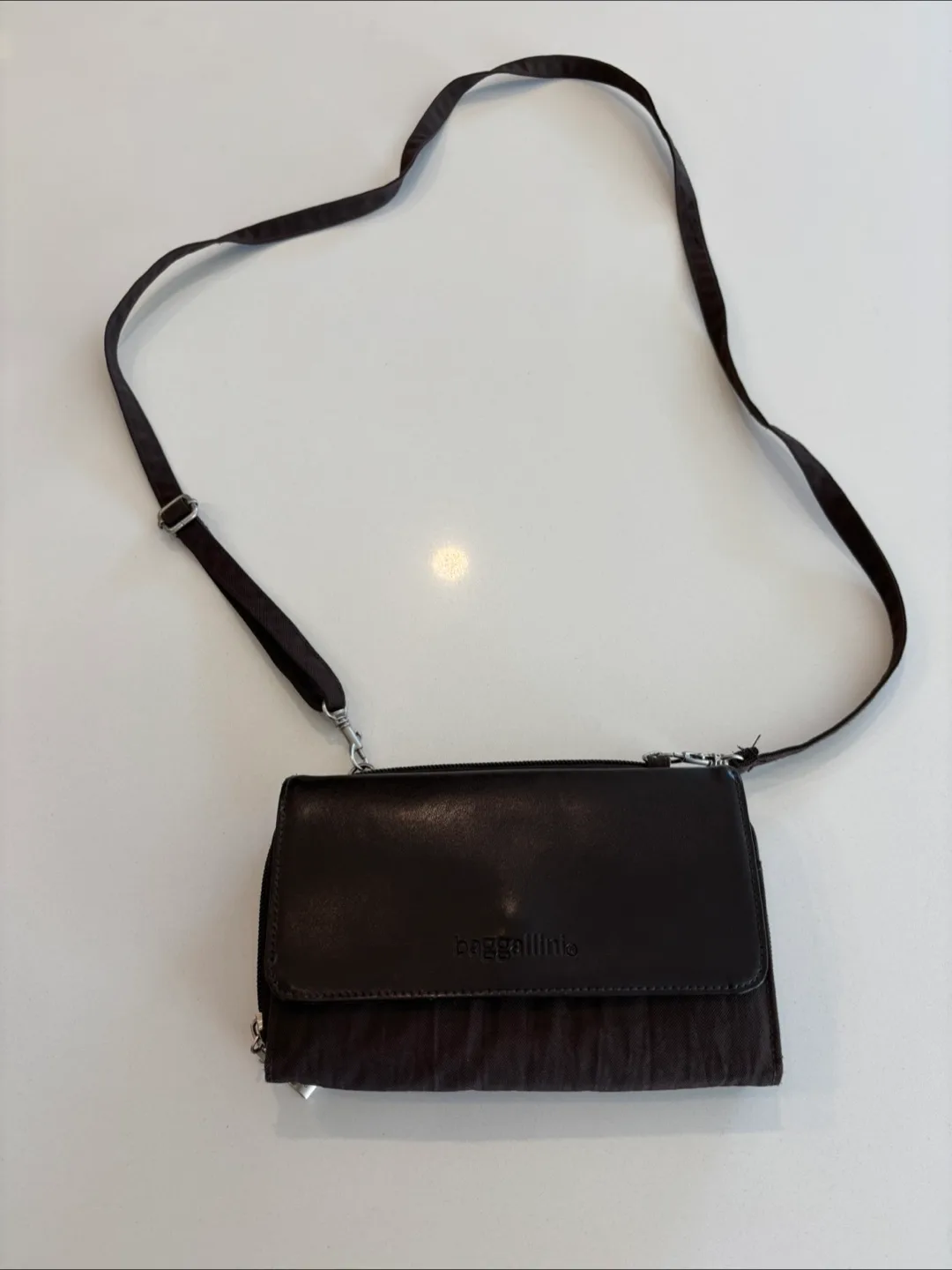 Baggallini Brown Leather Crossbody Purse For Sale thumbnail