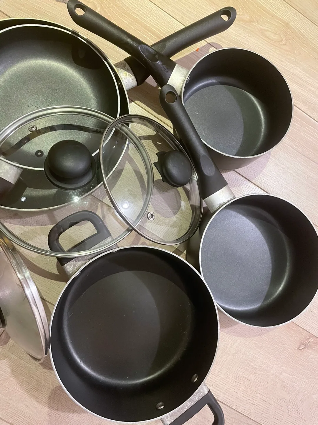 Black Non-Stick Cookware Set image indicator(2)