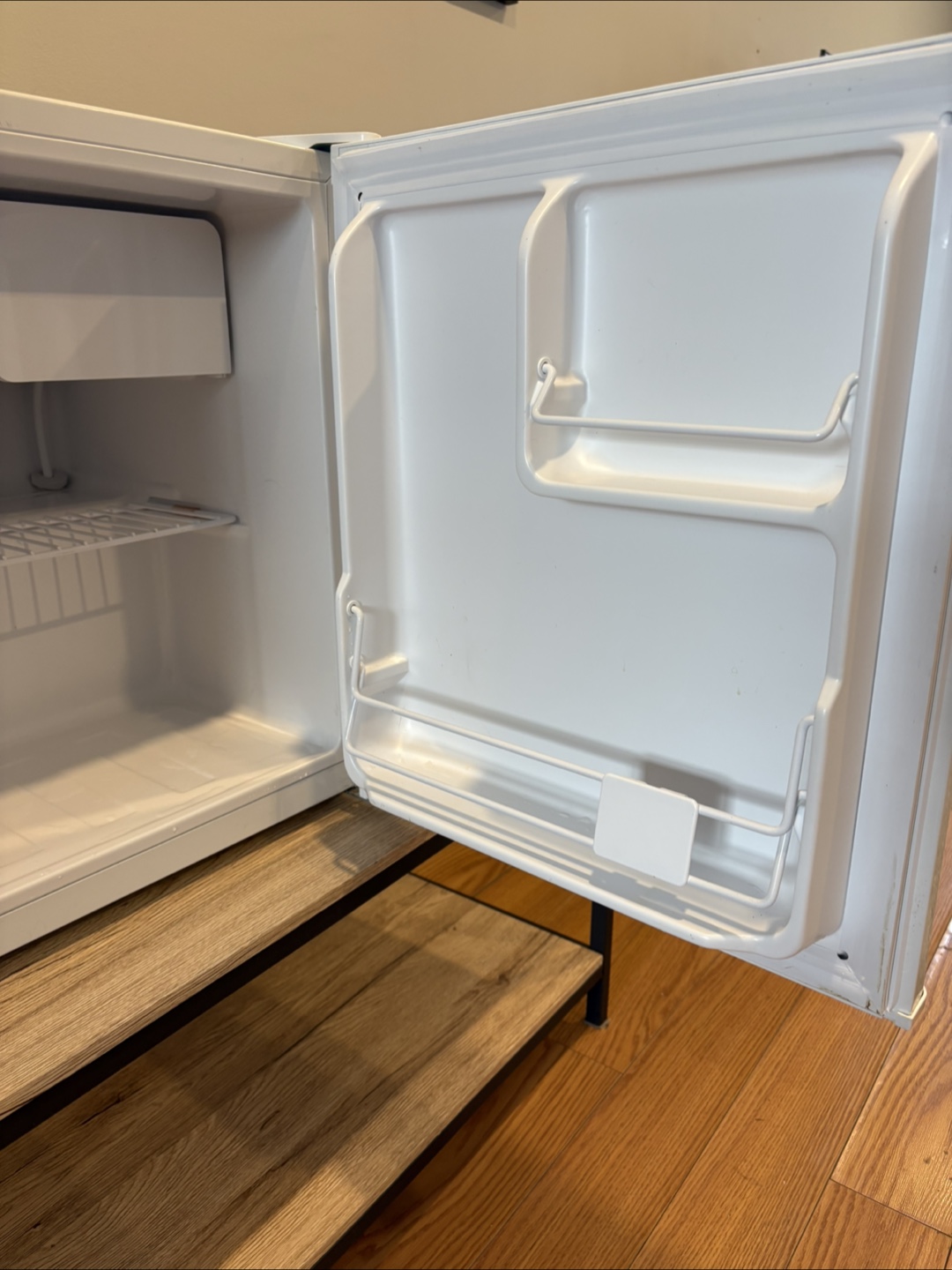 Hamilton Beach Mini Fridge - White - photo 4