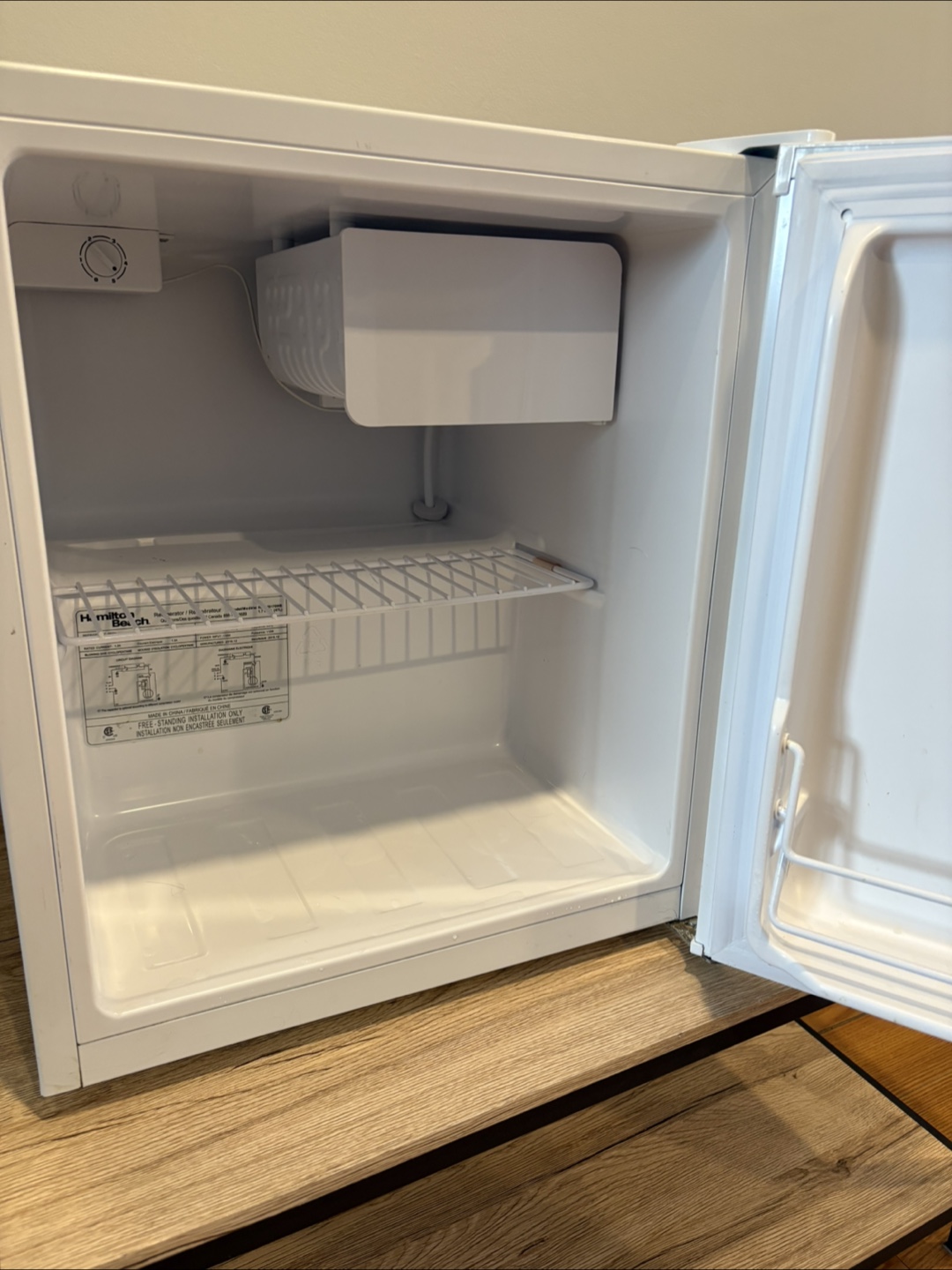 Hamilton Beach Mini Fridge - White - photo 3