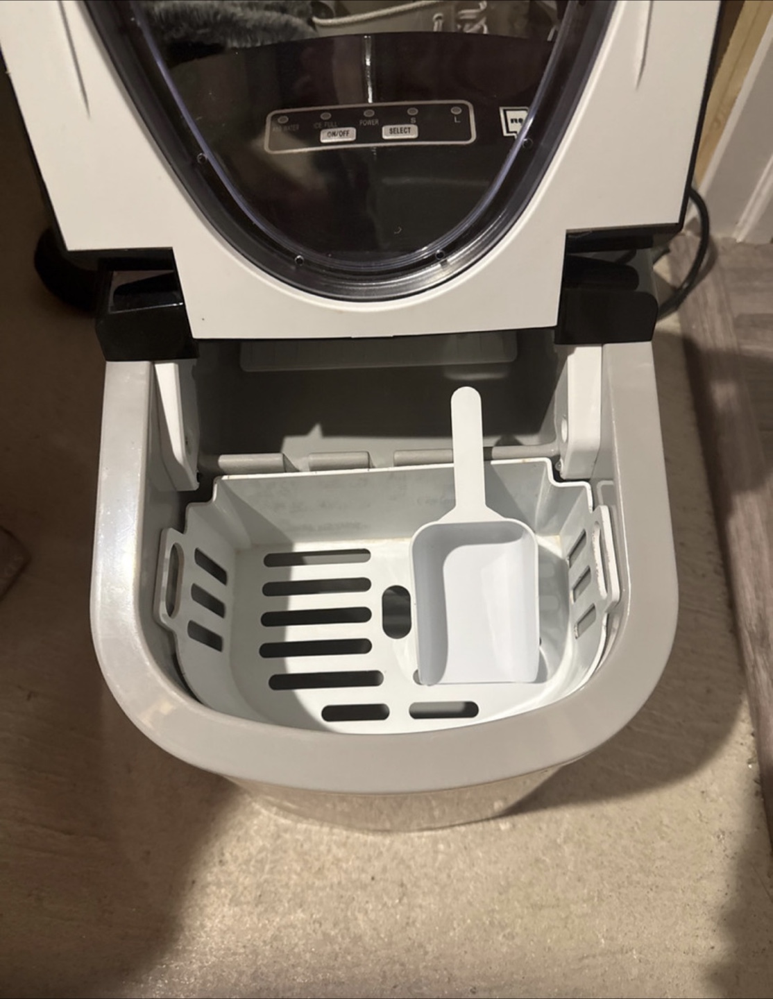 RCA Ice Maker - photo 4
