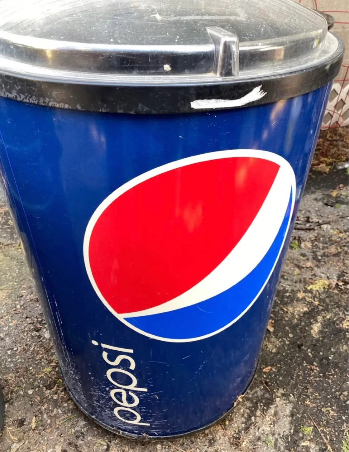 Pepsi Cooler hinge to lid is broken thumbnail