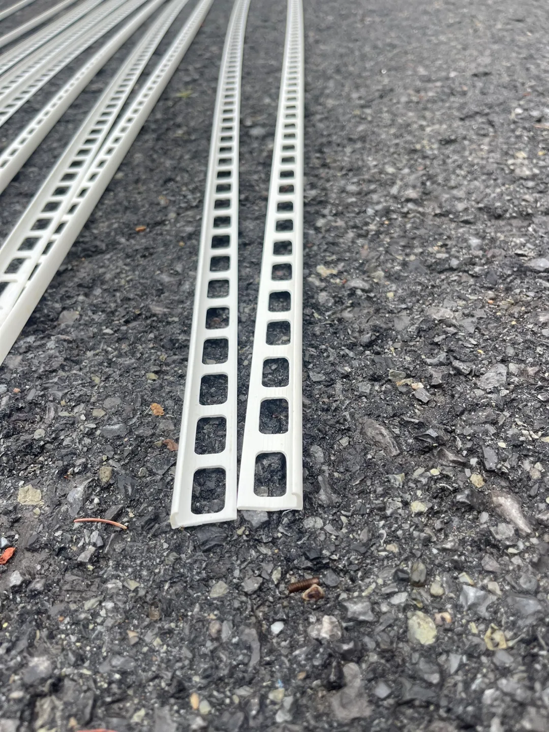 Flat tile edge plastic image indicator(2)