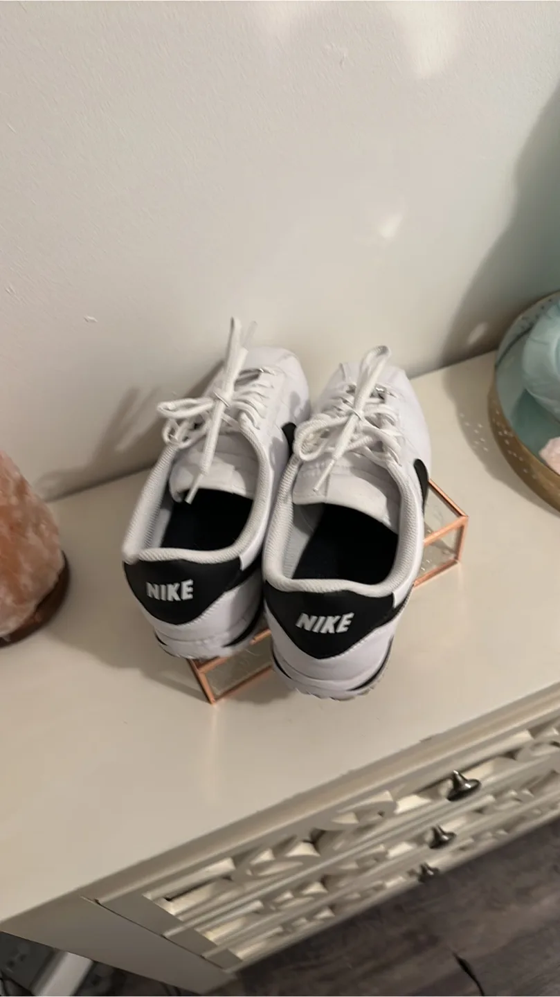 Nike Cortez White/Black Sneakers image indicator(3)