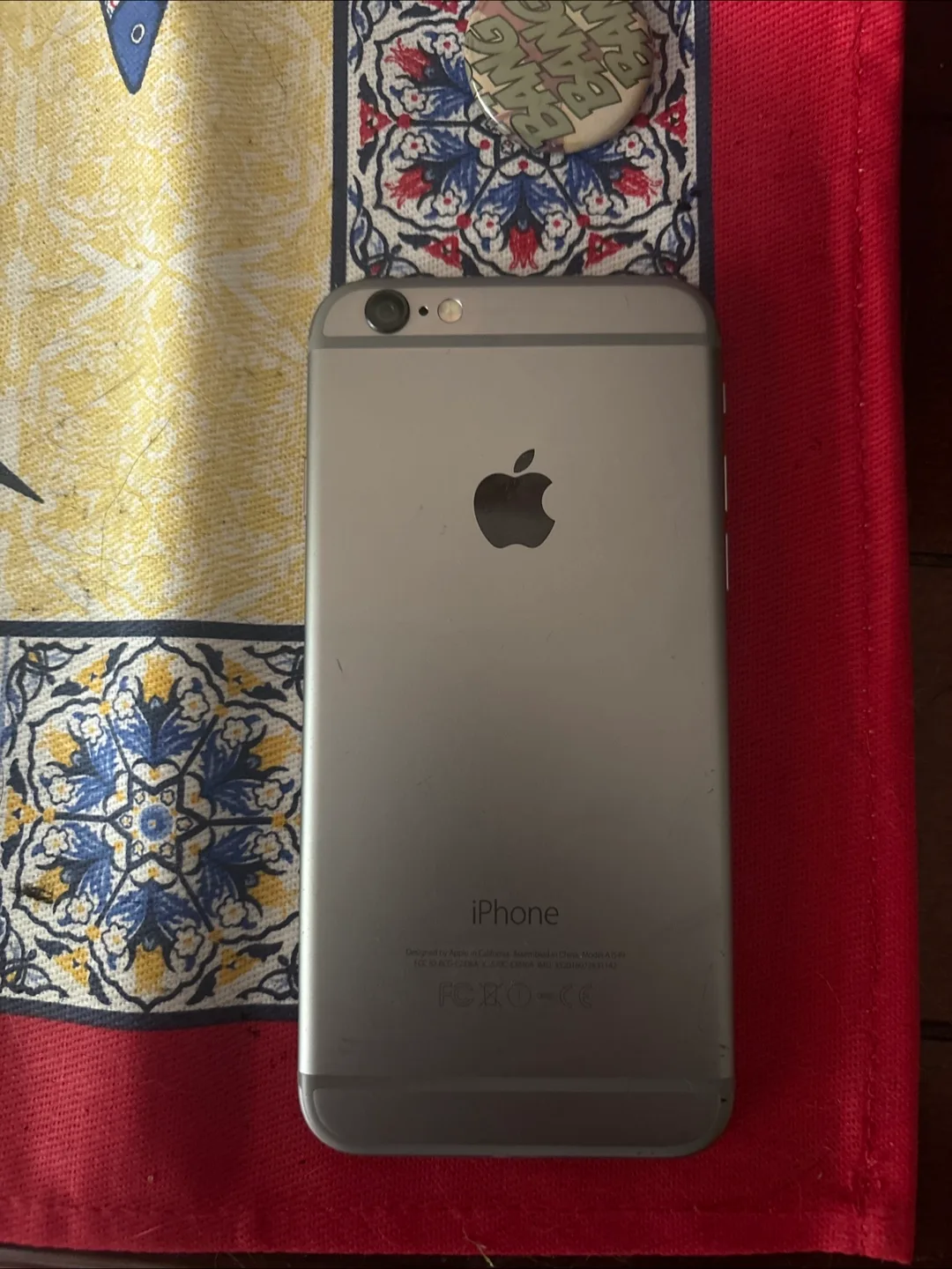 iPhone 6s - space gray 32GB amazing condition image indicator(3)