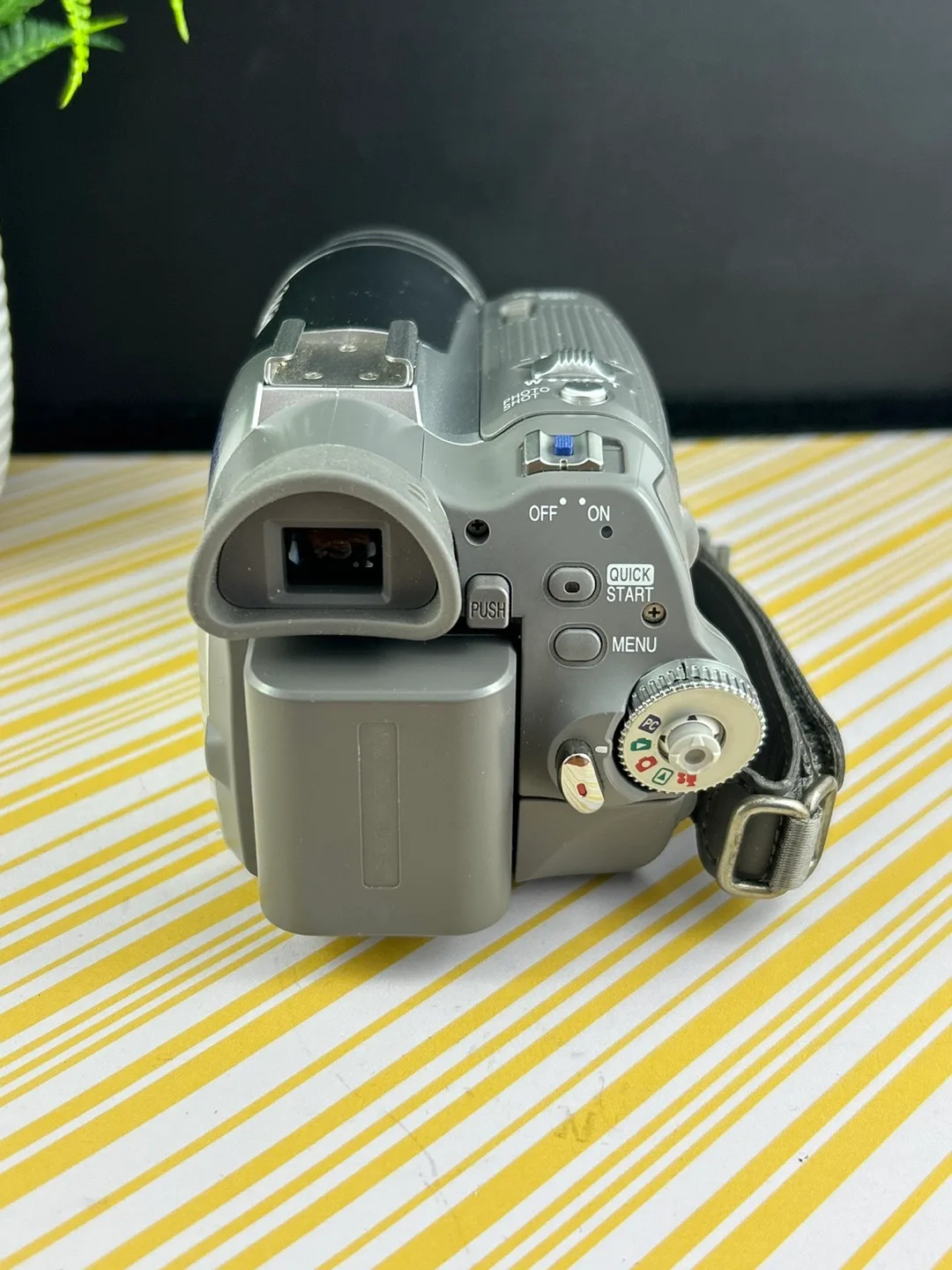 Panasonic PV-GS65 LCD 3CCD MiniDV & SD Card Camcorder image indicator(4)