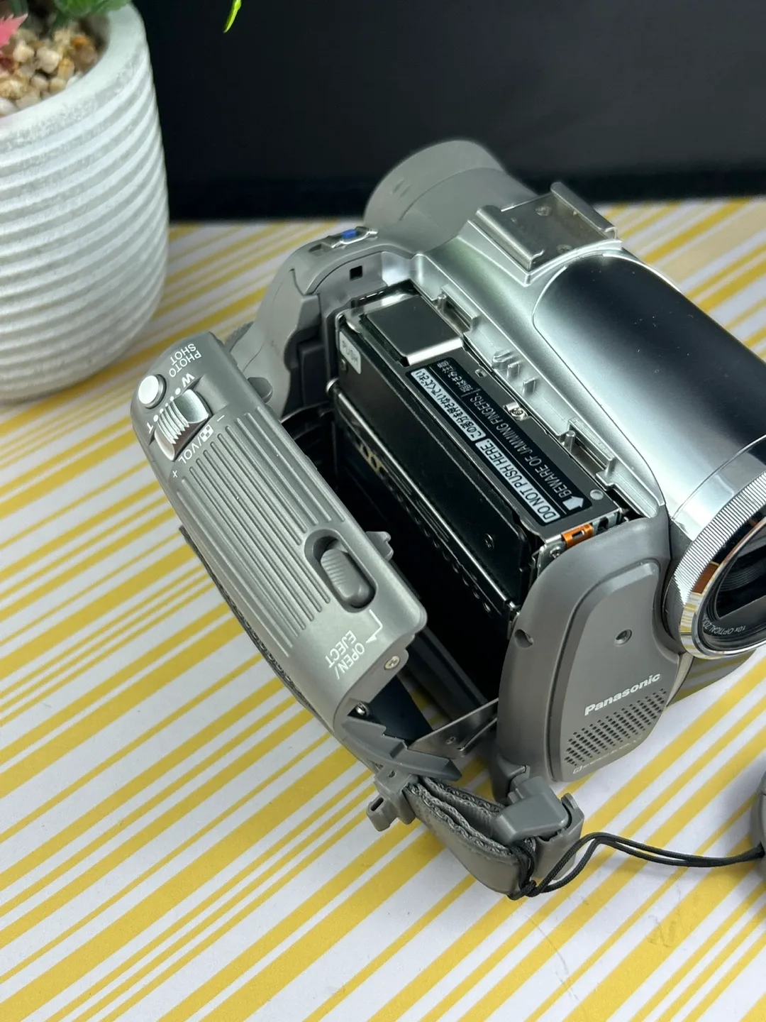 Panasonic PV-GS65 LCD 3CCD MiniDV & SD Card Camcorder image indicator(6)