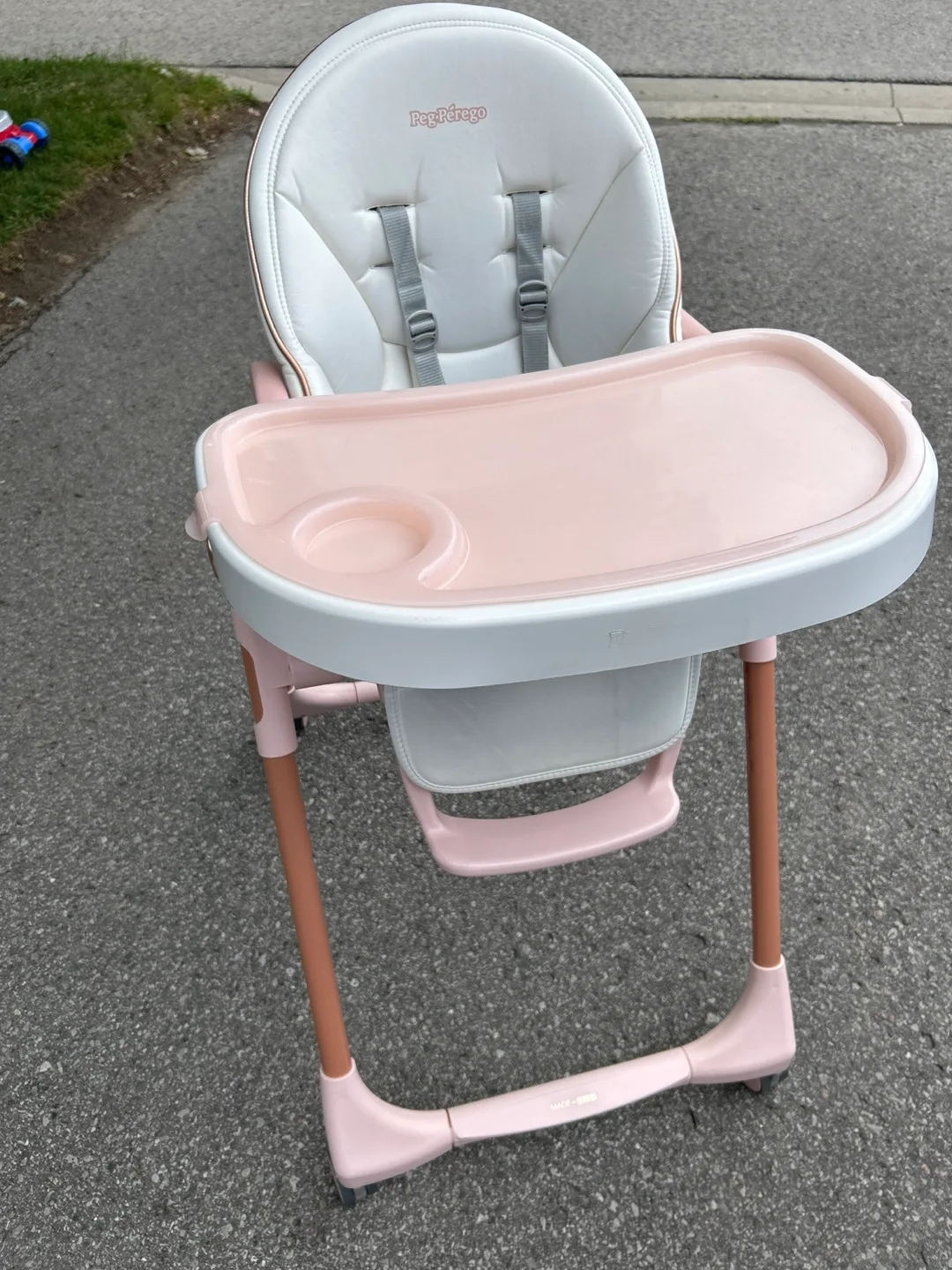 Peg Perego Prima Pappa Zero3 High Chair - Pink/White thumbnail