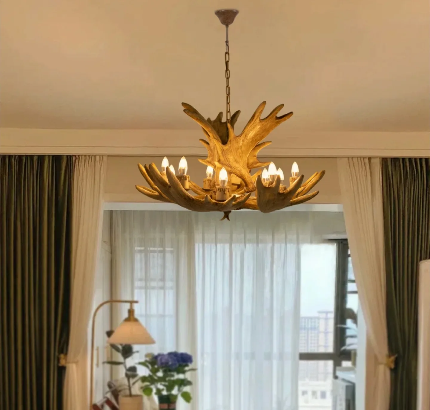 10-Light Antler Chandelier thumbnail