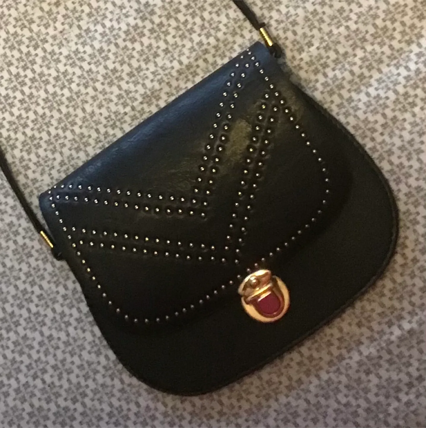 🤩 Black Studded Crossbody Bag image indicator(2)