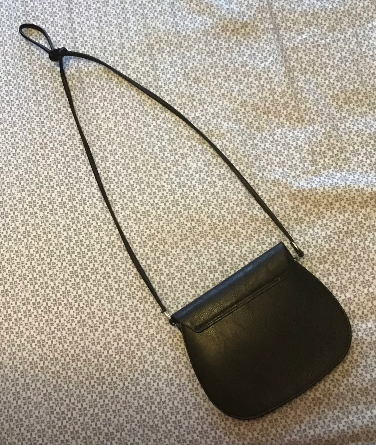 🤩 Black Studded Crossbody Bag image indicator(3)