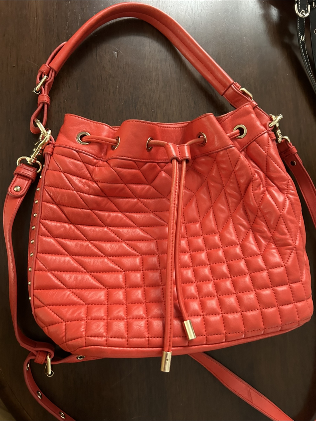 Badgley Mischka Red Quilted Bucket Bag - photo 5