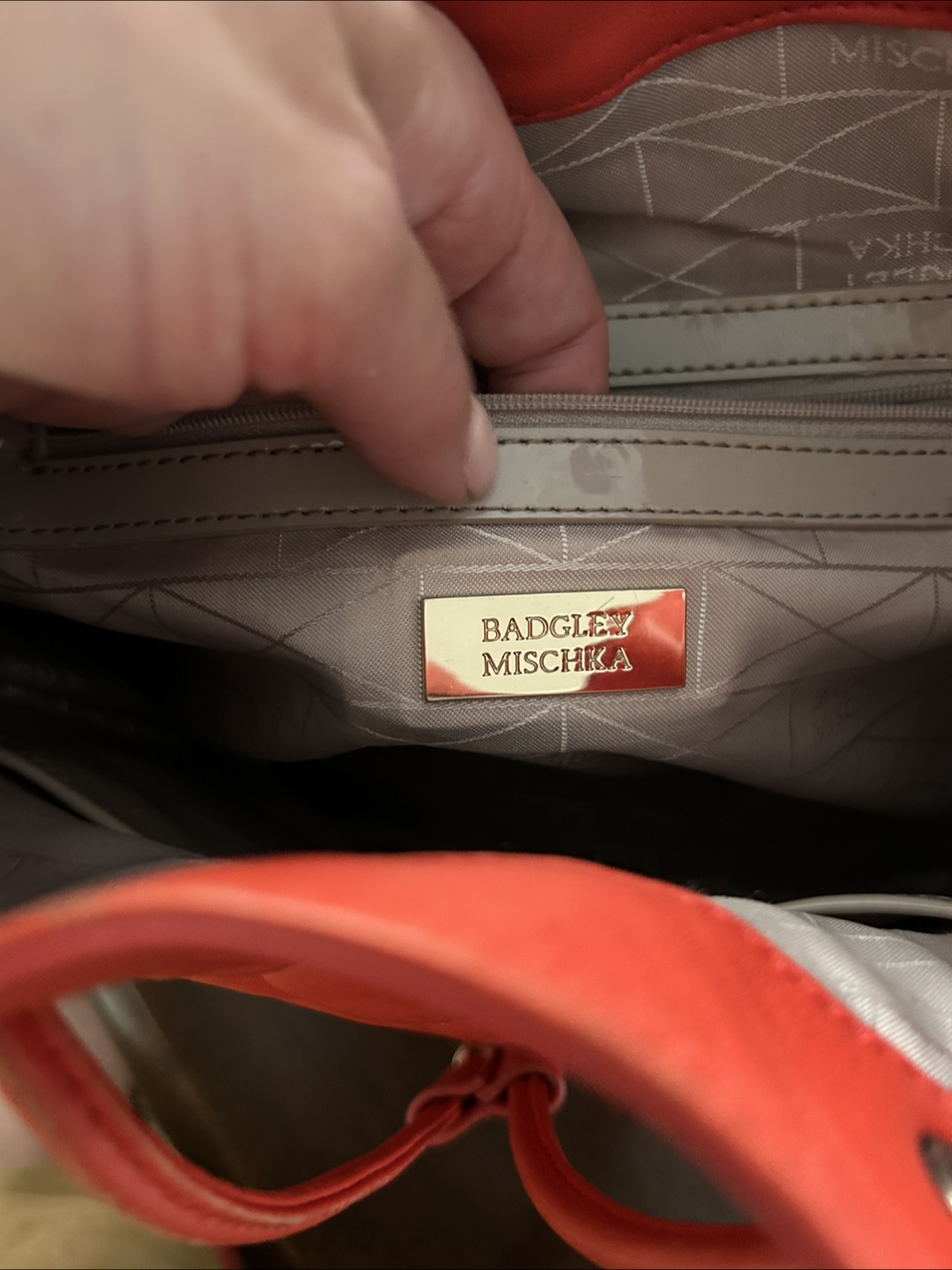 Badgley Mischka Red Quilted Bucket Bag - photo 3