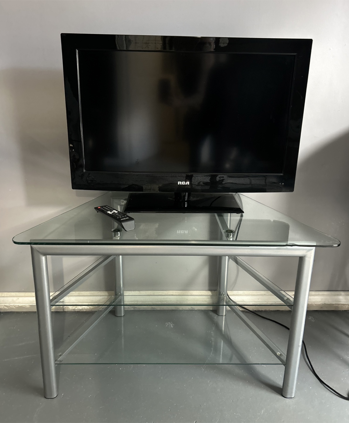 RCA 32" LCD Television
