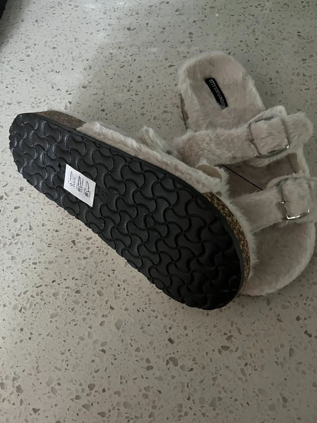 Size 5 Pretty You London Fuzzy Slippers image indicator(2)