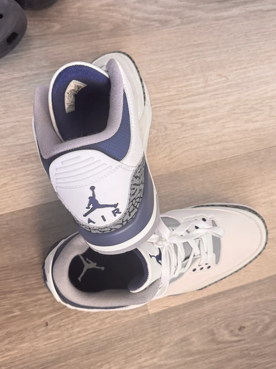 Air Jordan 3 Retro White/Navy Blue image indicator(2)
