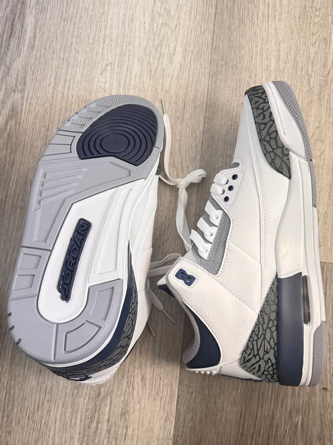Air Jordan 3 Retro White/Navy Blue image indicator(3)