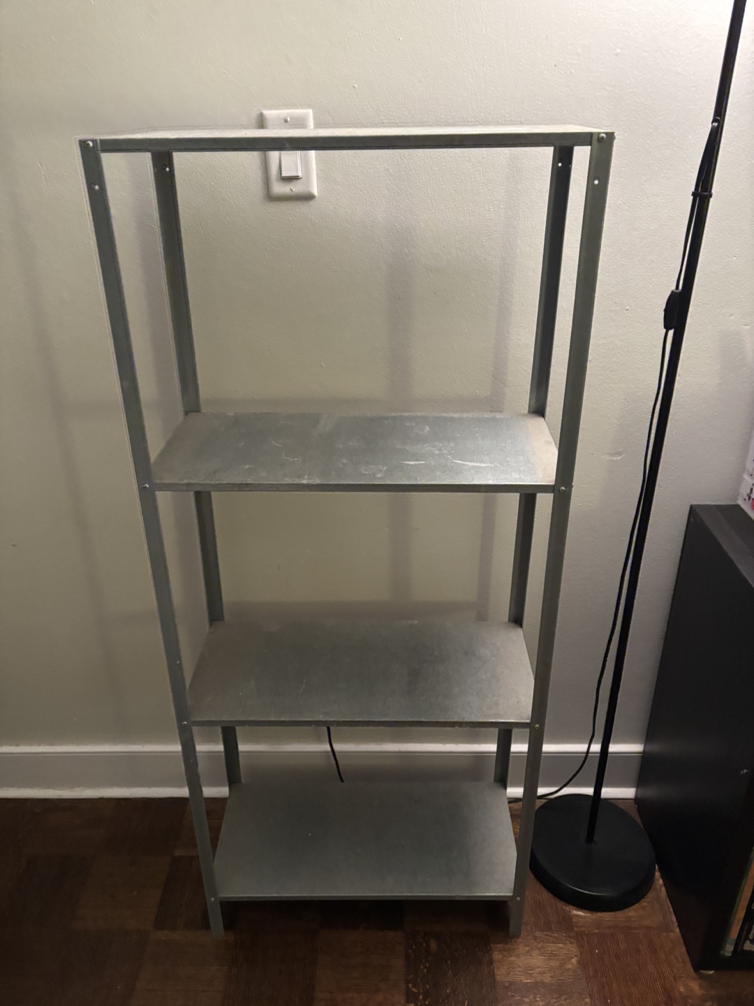 2 Metal Shelving Unit + free scented candles - photo 2