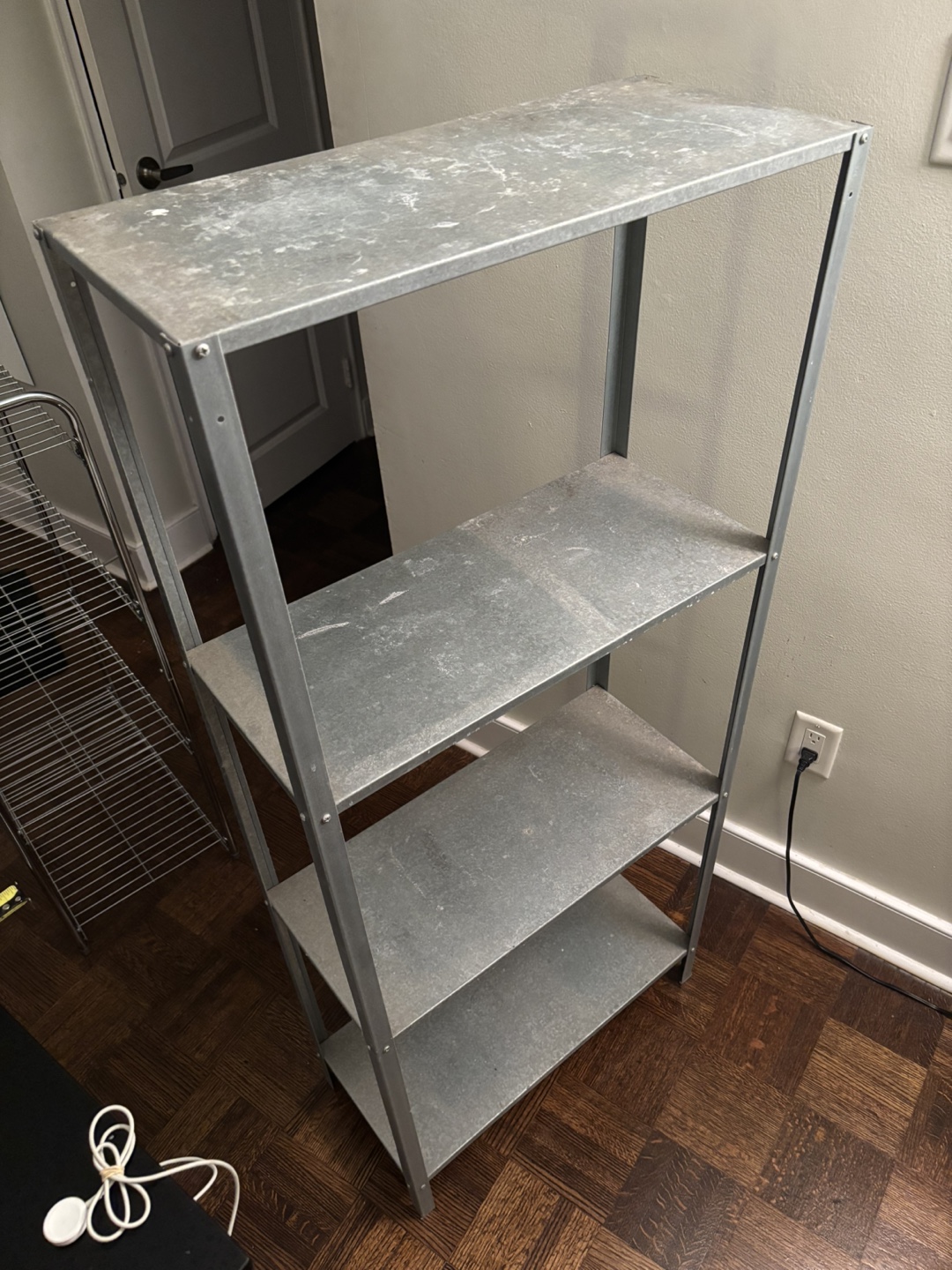 2 Metal Shelving Unit + free scented candles - photo 4