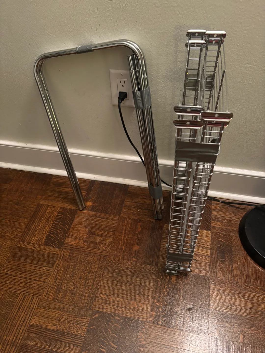 2 Metal Shelving Unit + free scented candles image indicator(10)