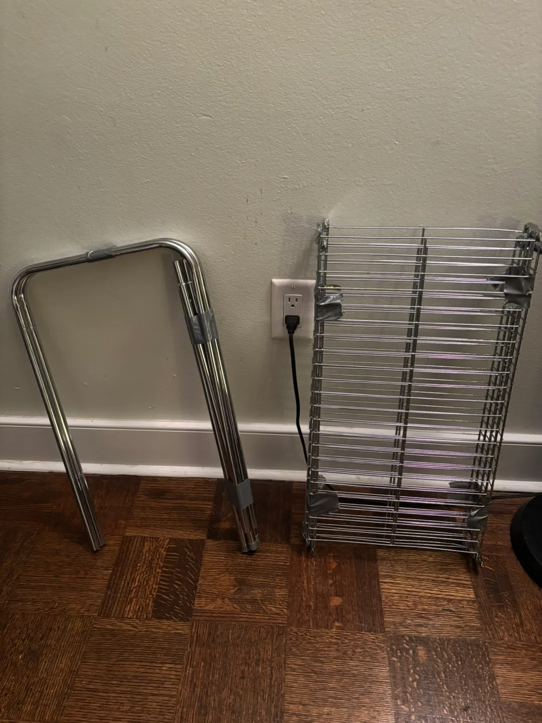 2 Metal Shelving Unit + free scented candles image indicator(9)