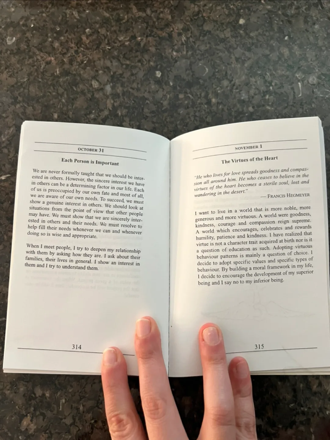 Happiness One Day at a Time Book image indicator(3)