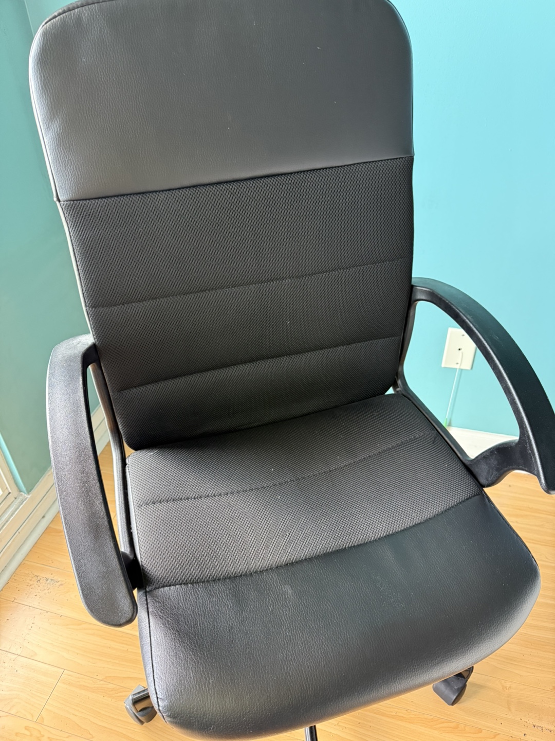 Black Office Chair - photo 3