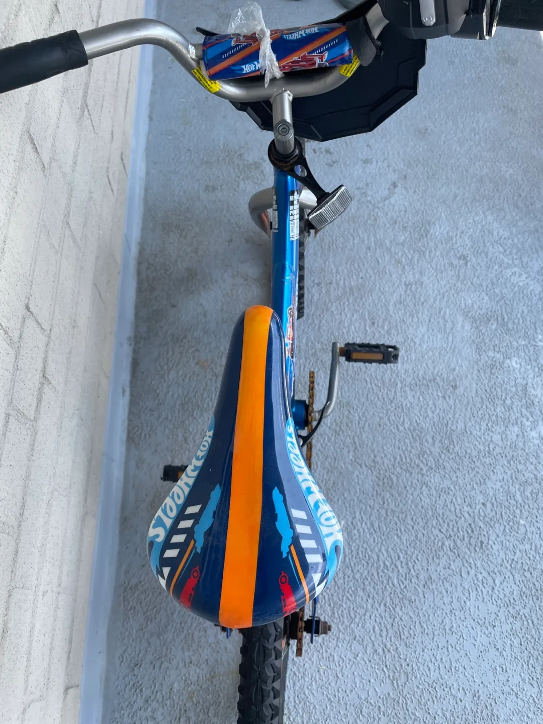 Hot Wheels Kids' Bike - Blue & Orange image indicator(2)