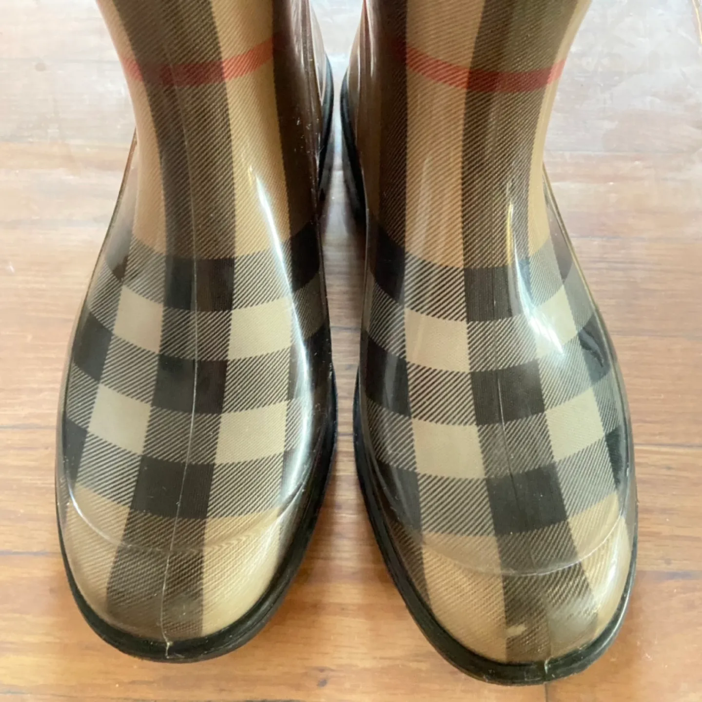 Burberry Classic Nova Check Rain Boots Rubber Wellington Boots image indicator(2)