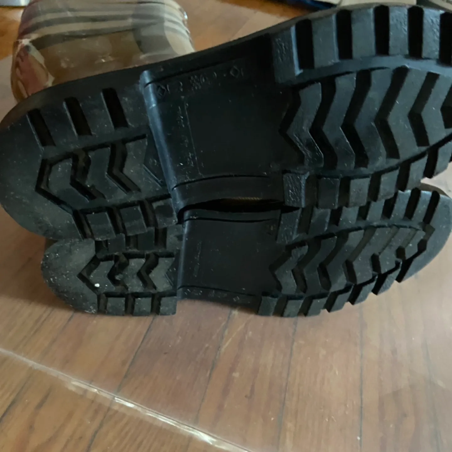 Burberry Classic Nova Check Rain Boots Rubber Wellington Boots image indicator(5)