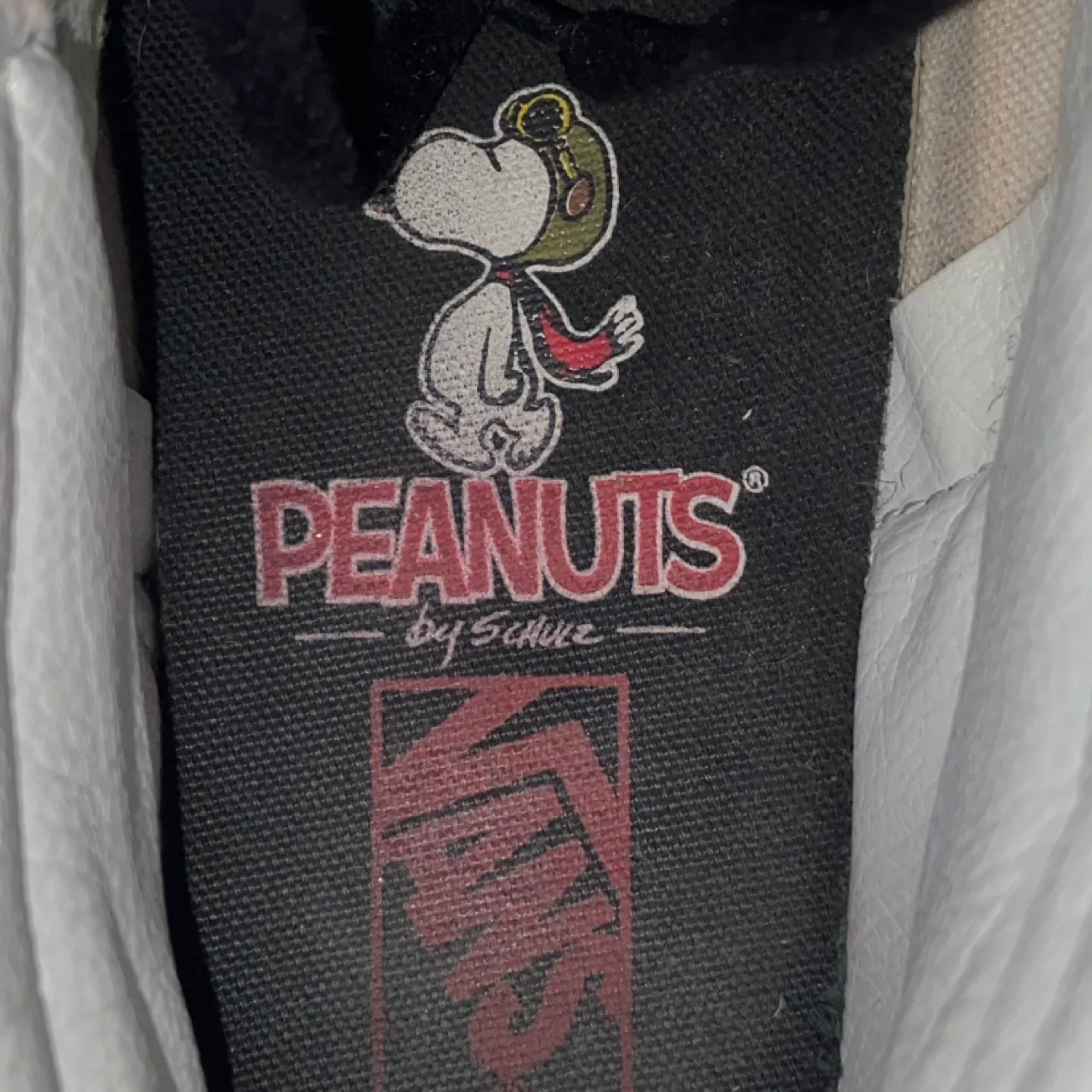 Vans Peanuts x Sk8-Hi Snoopy Flying Ace Mens Size 9 image indicator(8)