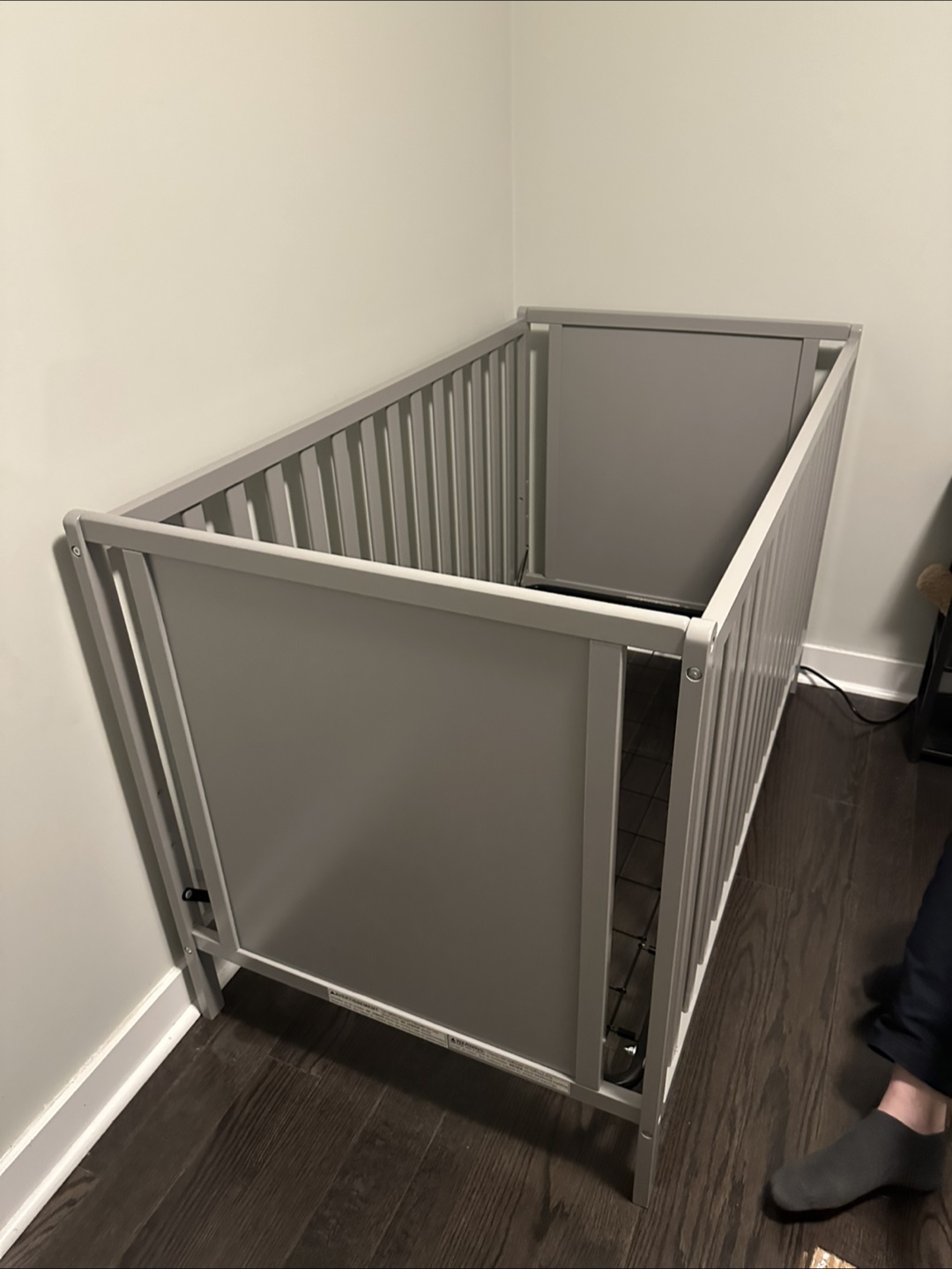 Delta Children Kendrick 4-in-1 Convertible Crib - Grey