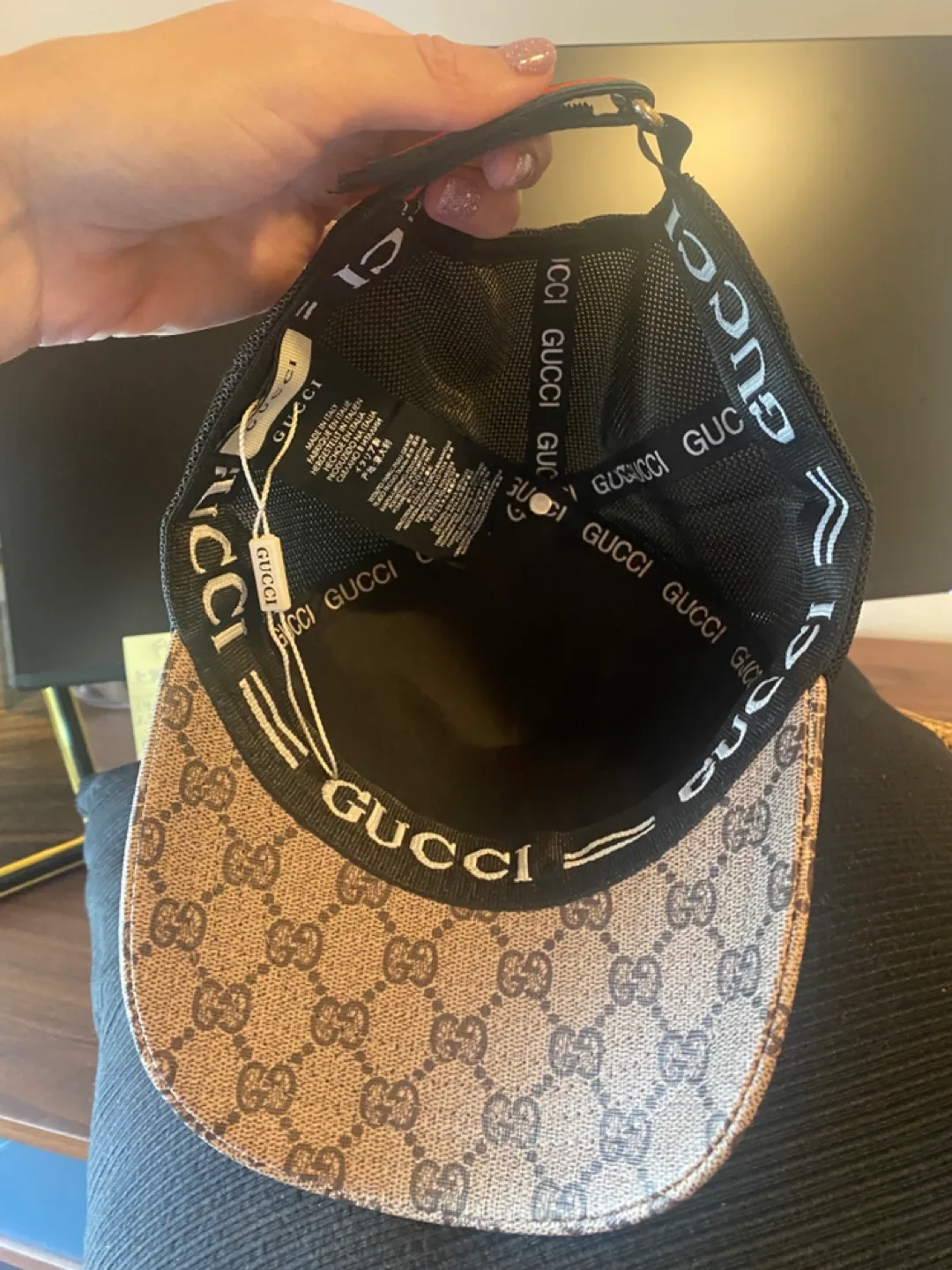Gucci Tiger Print Baseball Cap image indicator(2)