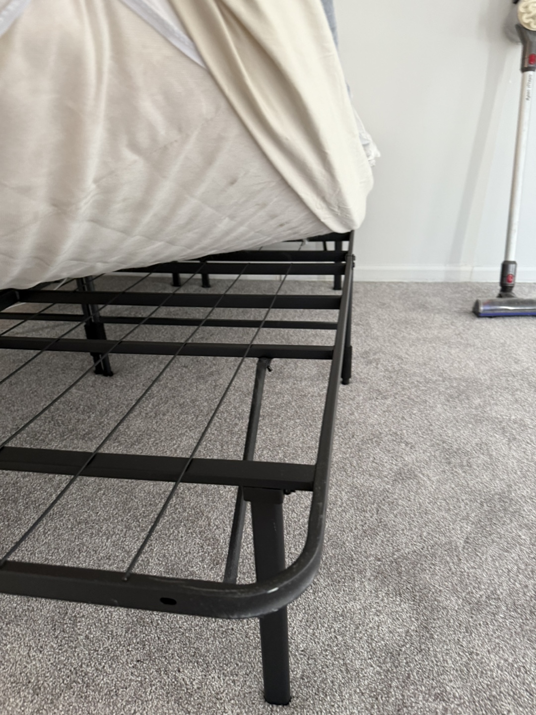 Full size mattress and metal bed frame - photo 3