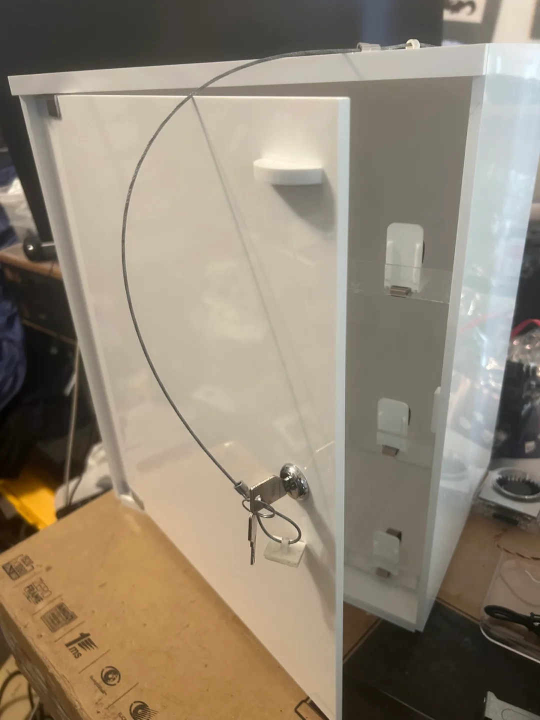 Custom White Cosmetic Box with Lock, Organizer and Picture Frame image indicator(2)