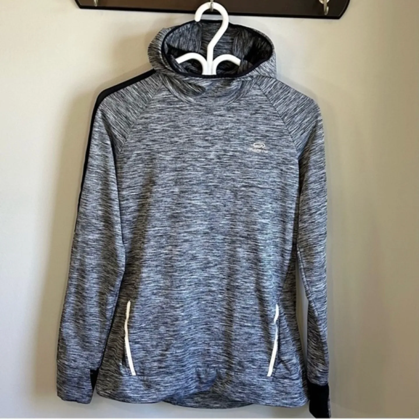 Kalenji Decathlon Hooded Sweatshirt Reflective Stripes Size S/M thumbnail