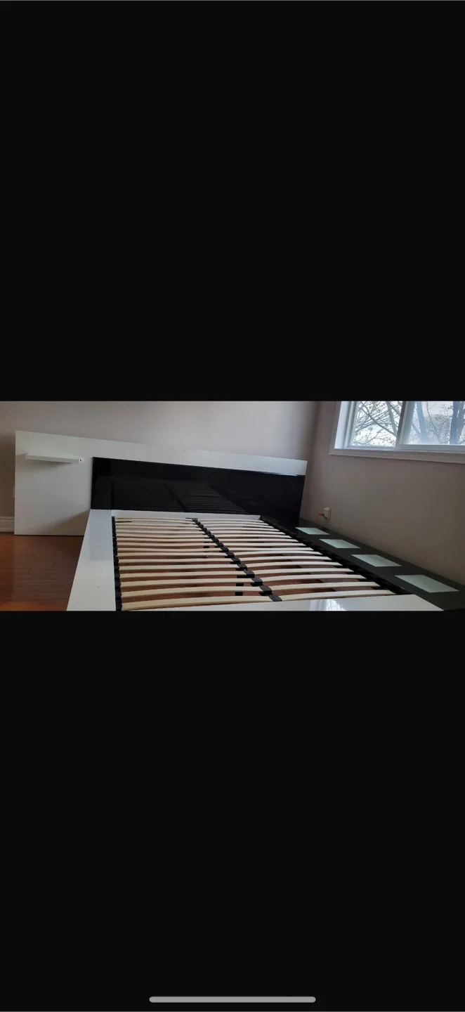 Bed frame with light on the side image indicator(3)