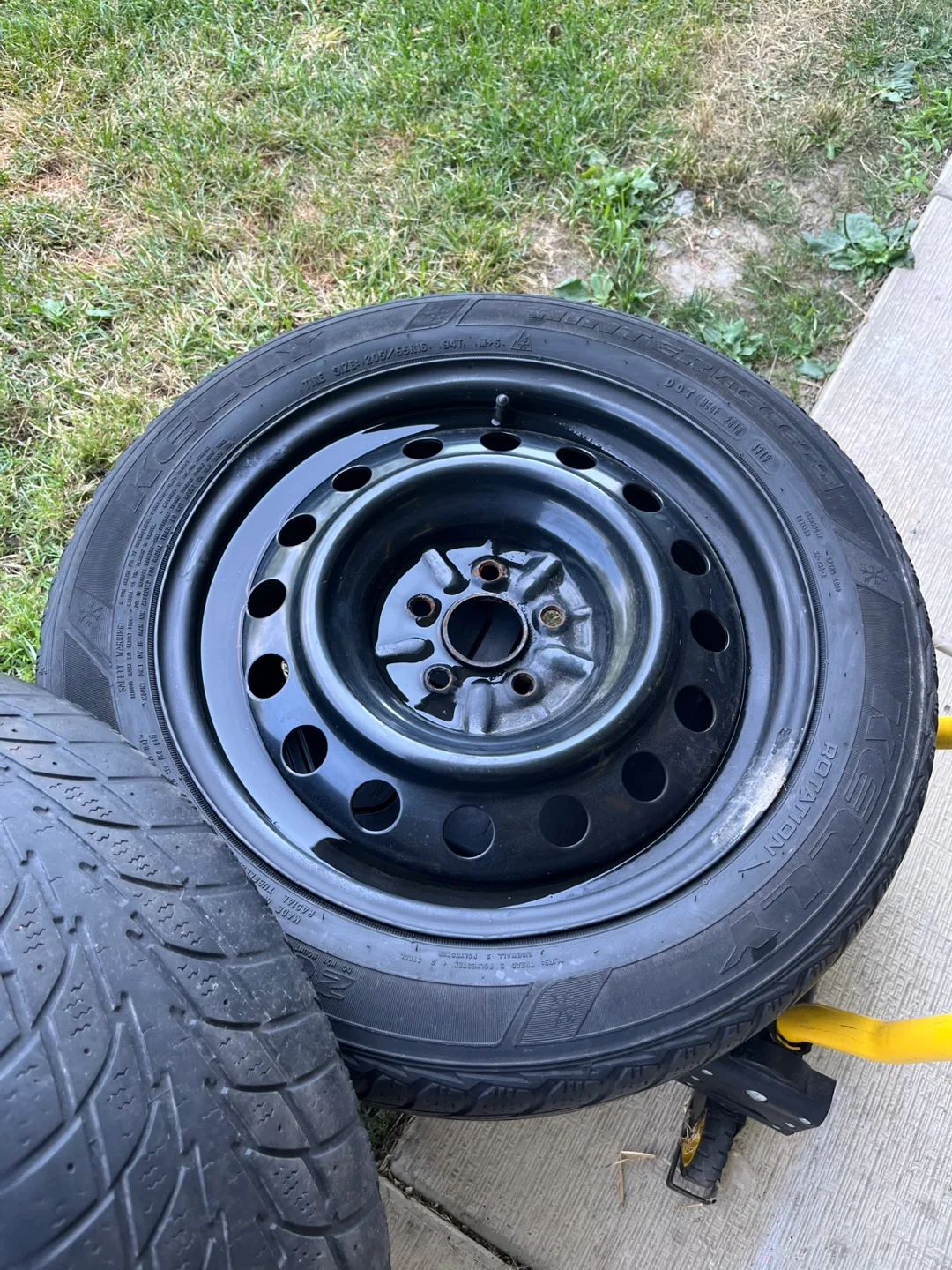 Winter Access 205/55R16 Winter Tires image indicator(6)