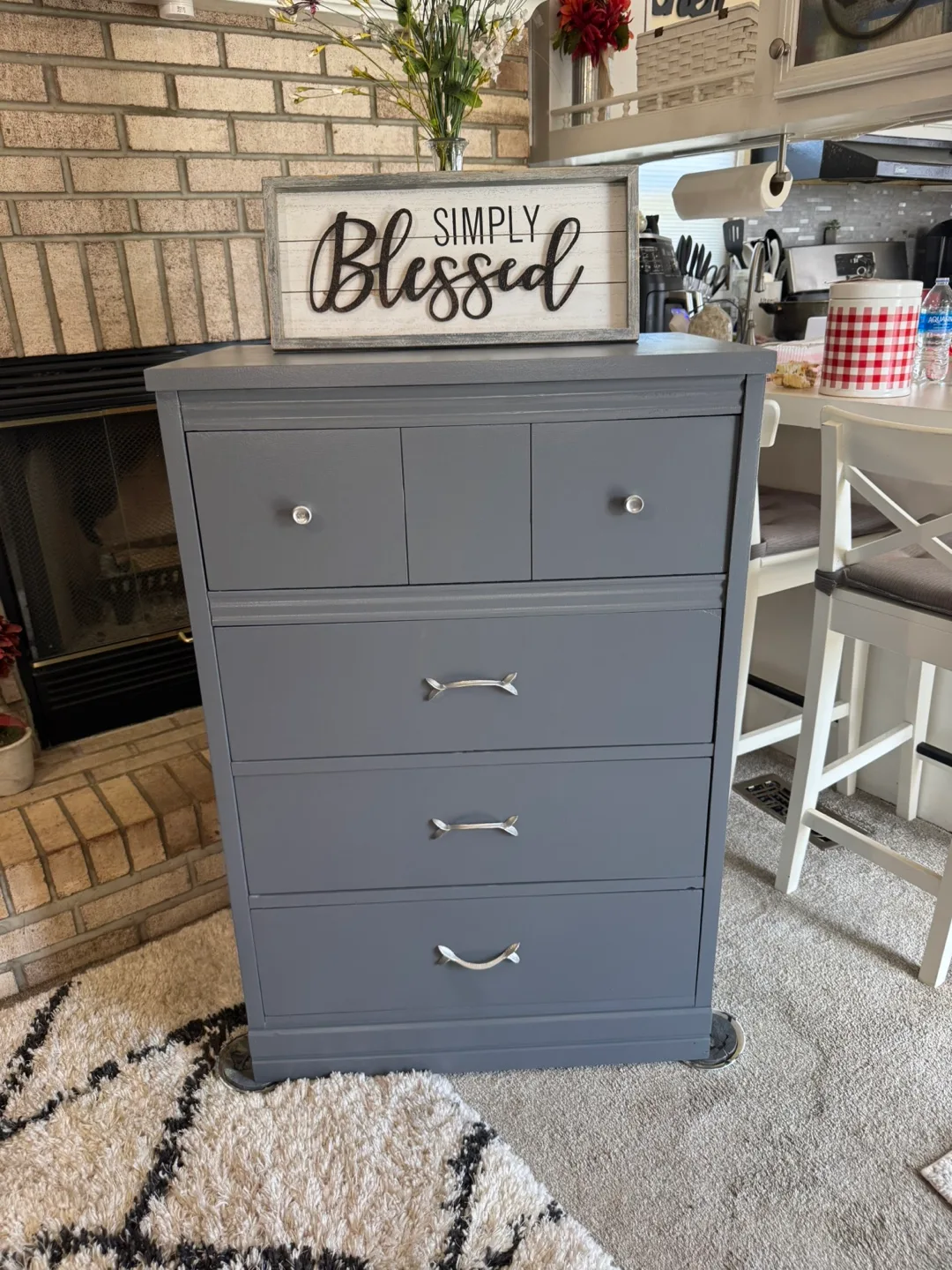 ✨✨BEAUTIFUL GRAY TALL 4 DRAWER DRESSER✨✨ thumbnail