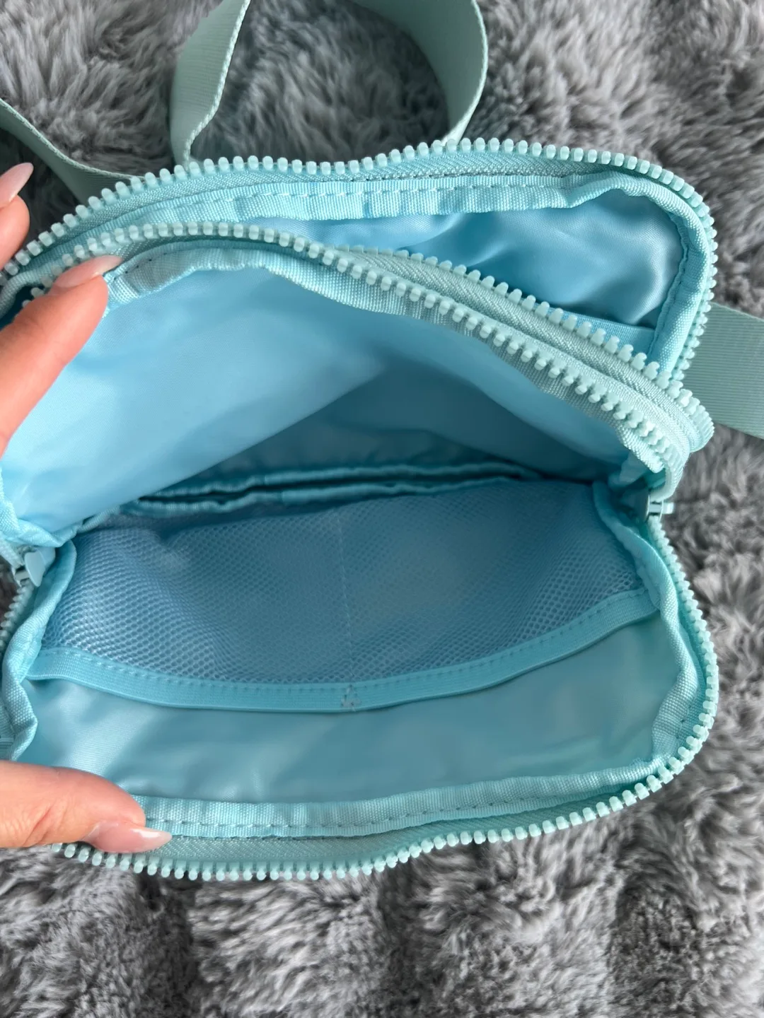 Everywhere Belt Bag - Aqua image indicator(4)