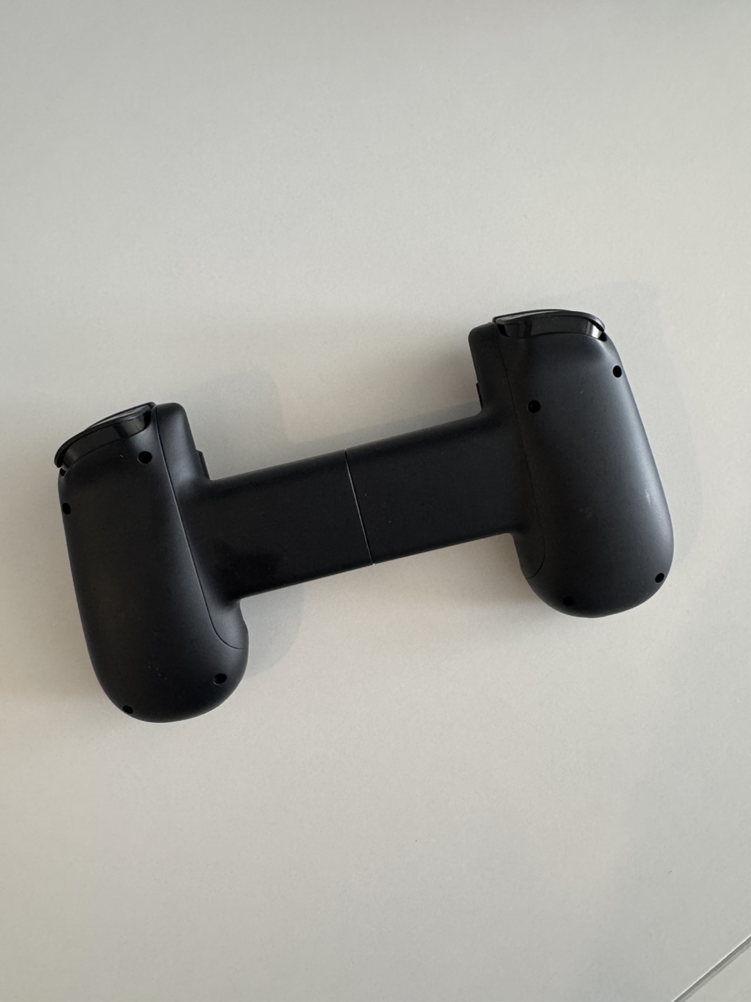 Backbone One Mobile Gaming Controller - photo 2