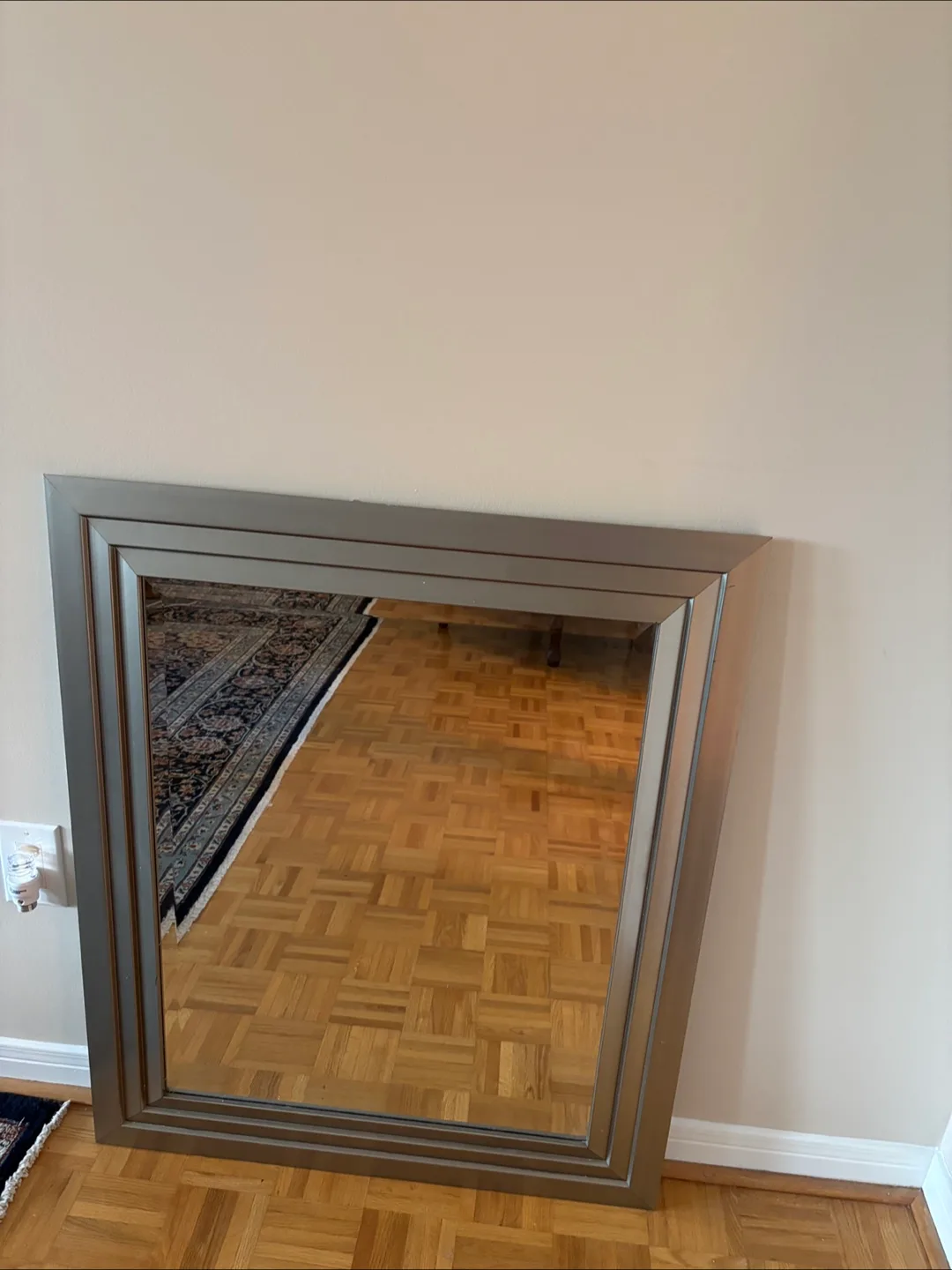 Silver Framed Wall Mirror image indicator(2)