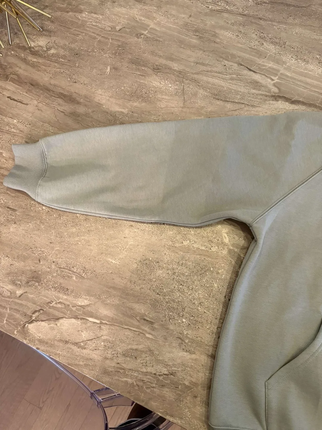 Seal essential hoodie image indicator(5)