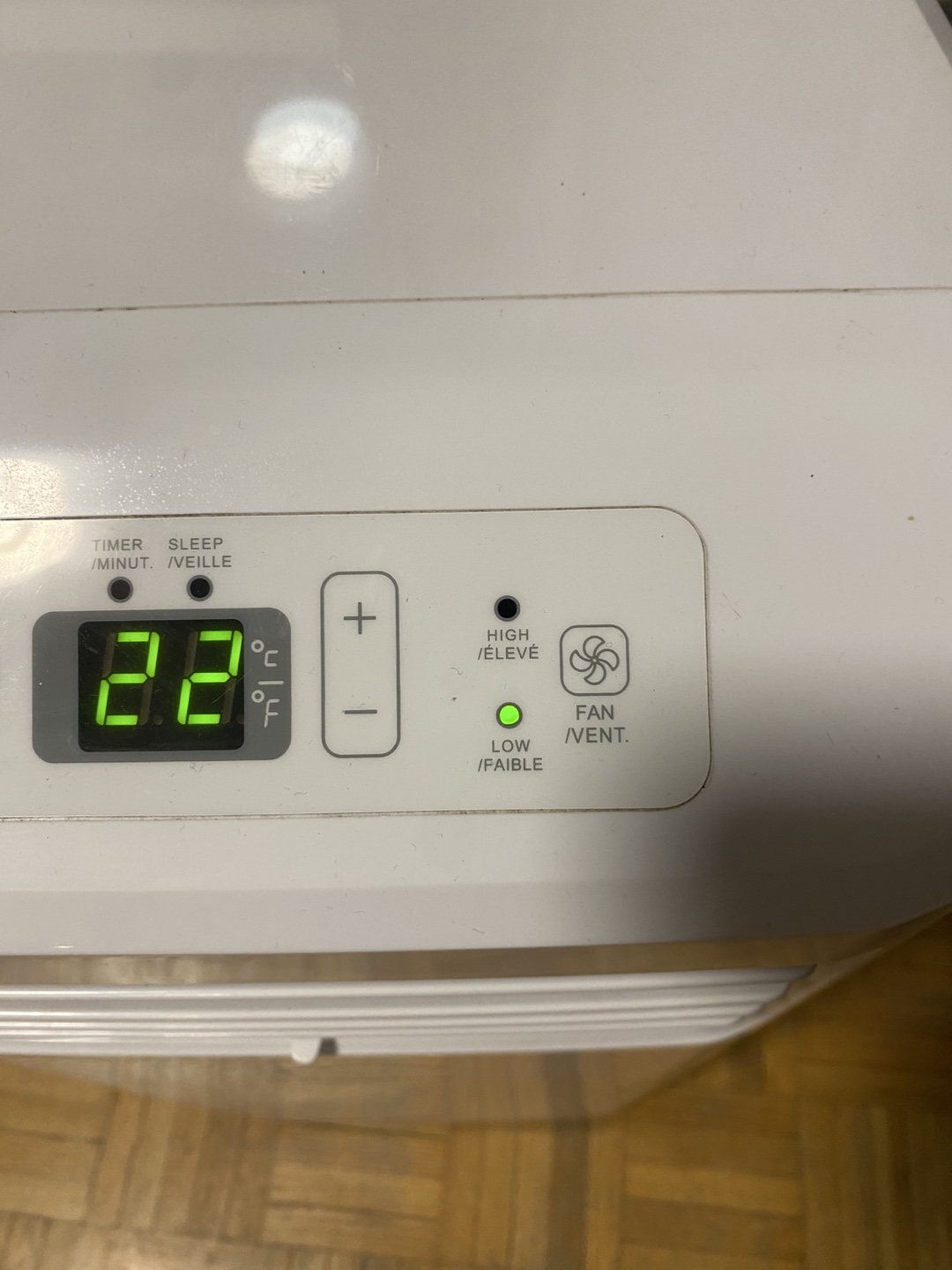 LIKE NEW! Hisense 3-in-1 Portable Air Conditioner for Sale - photo 3