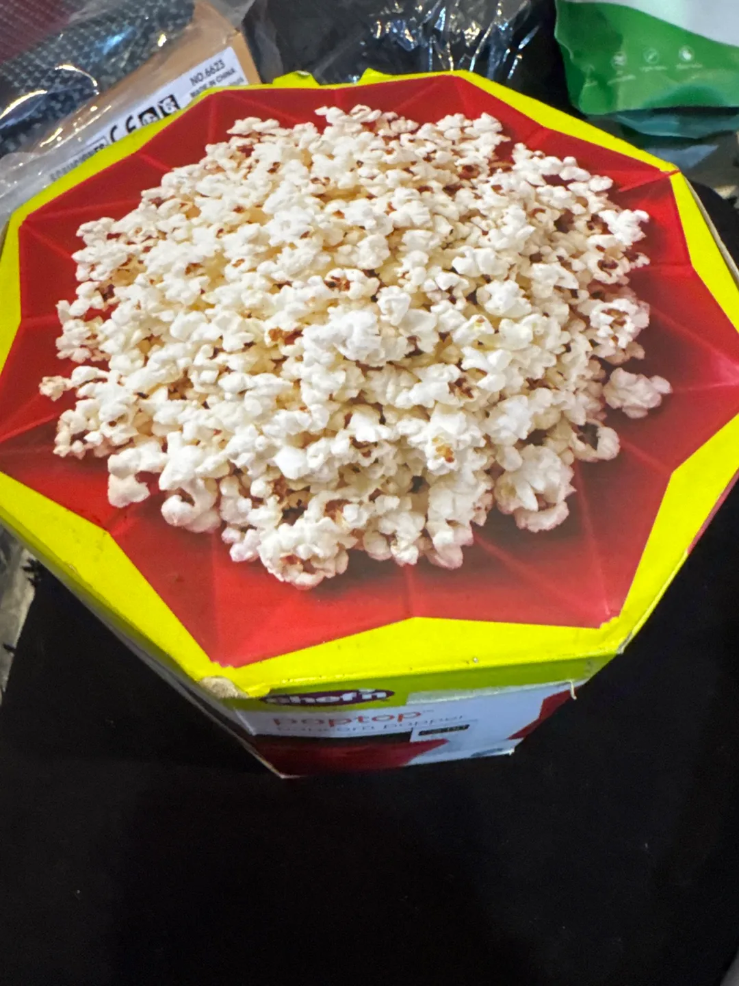 Chef'n Poptop Popcorn Popper thumbnail