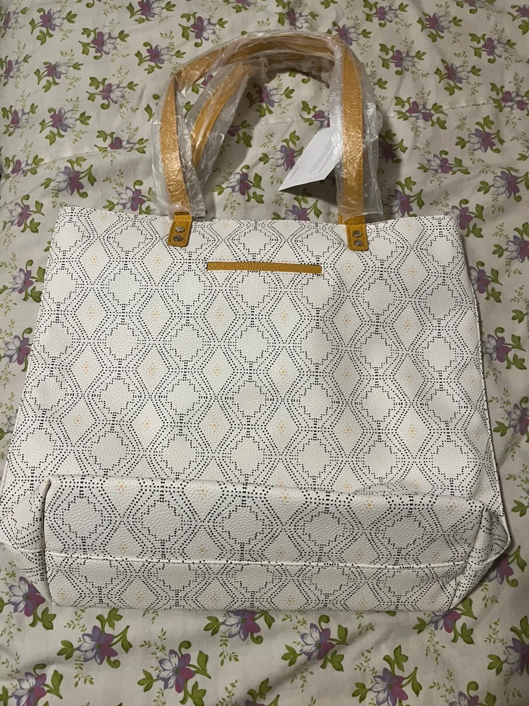 Thirty-One Large Utility Tote - New! image indicator(3)