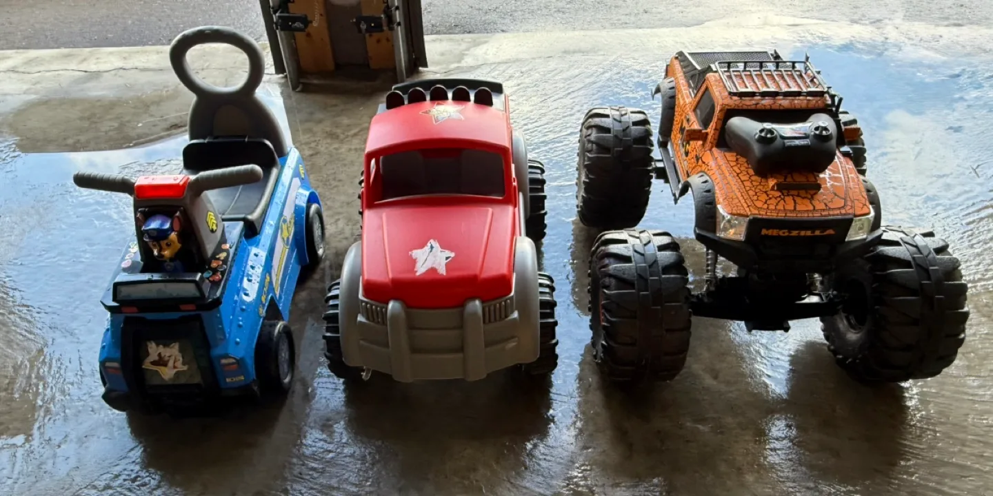 Kids Ride-on Toy Cars image indicator(2)