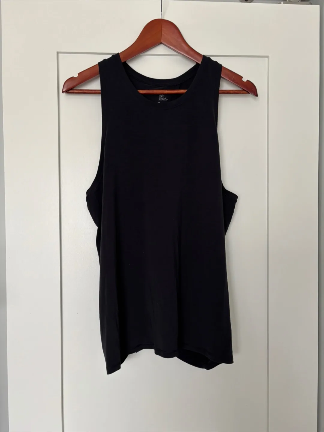 GapFit Breathe Respirant Tank Top - Size M thumbnail