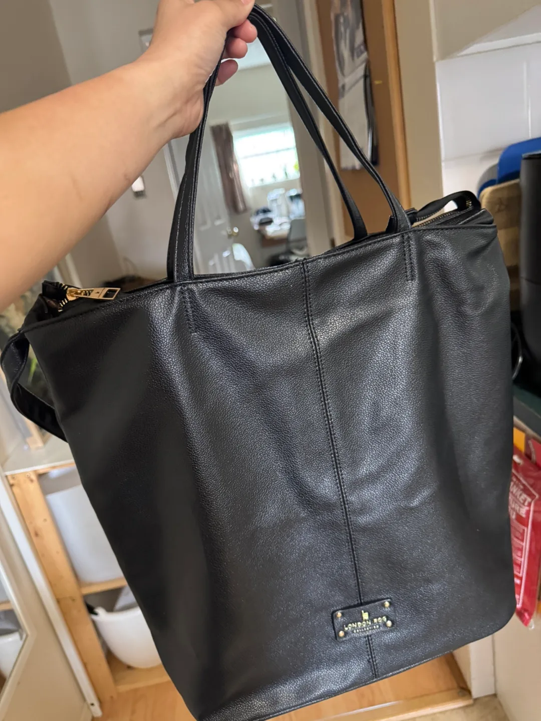 London Fog Black Tote Bag image indicator(3)