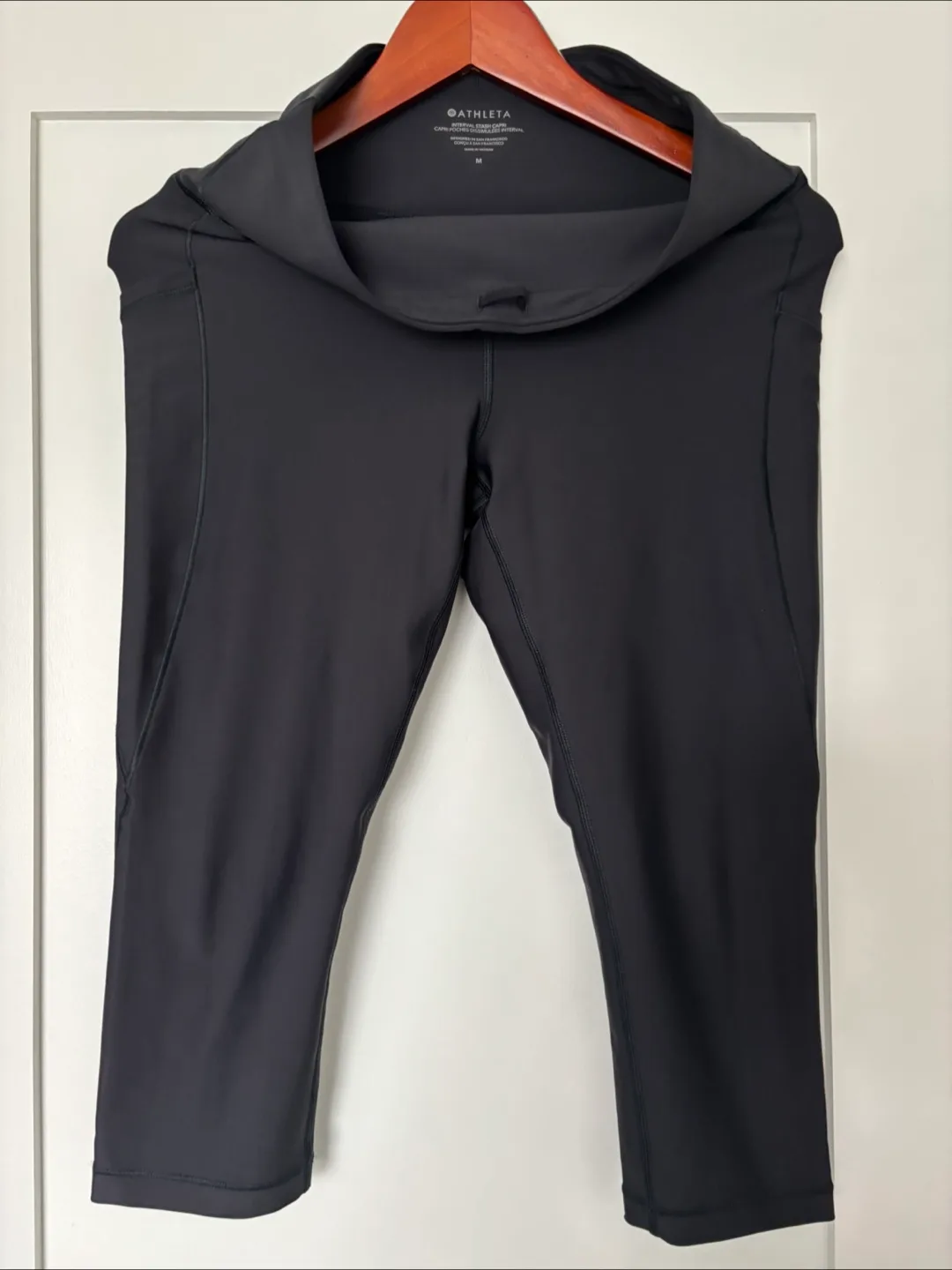 Athleta Black Interval Stash Capri Leggings - Size M thumbnail